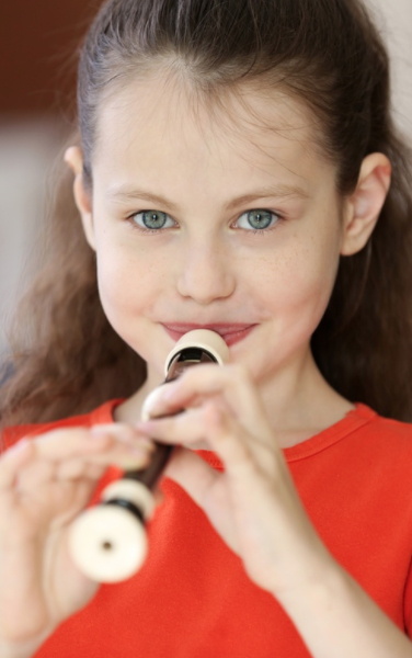 girl-playing-flute