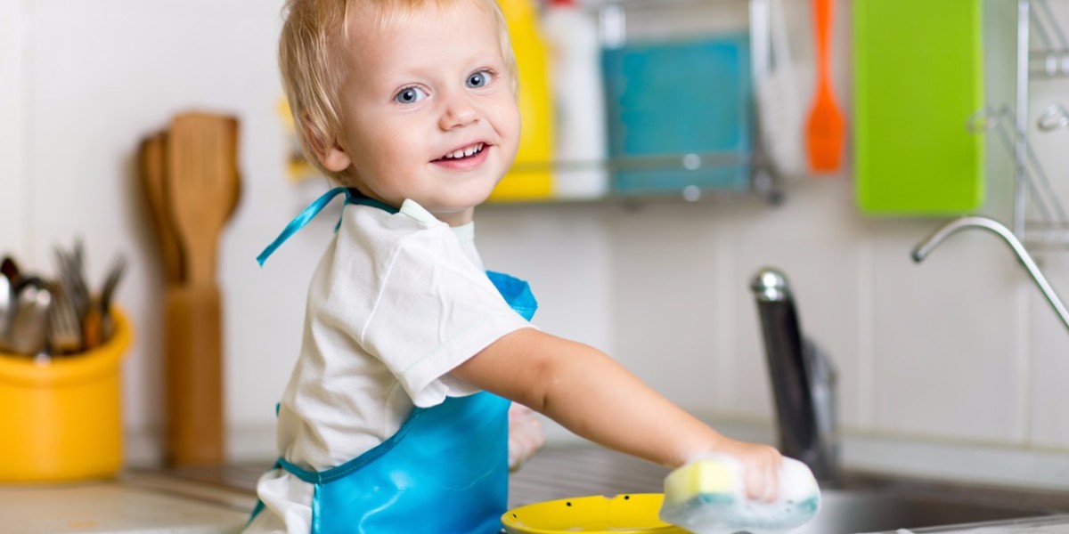 kid-doing-chores